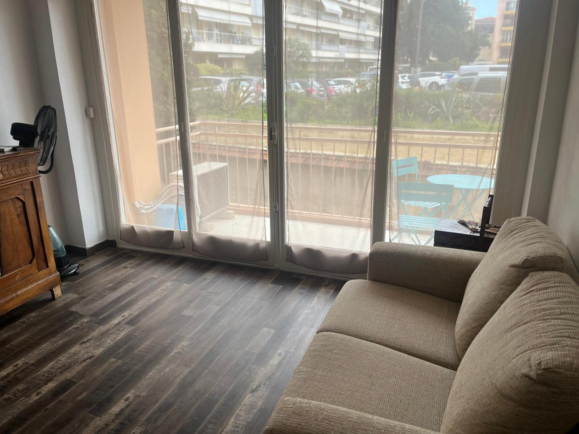 Appartement Proche Gare Routiere Menton Exterior photo