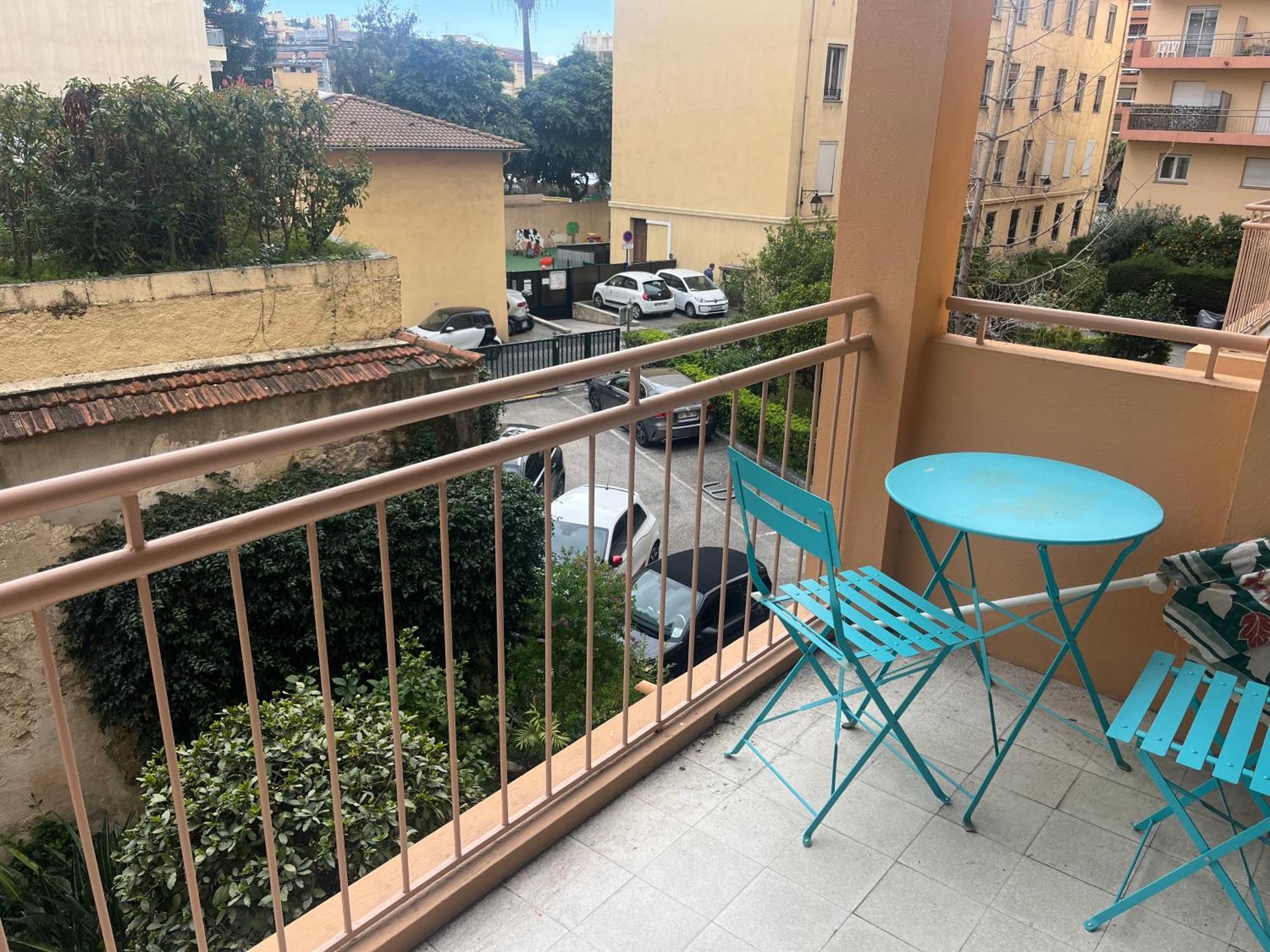 Appartement Proche Gare Routiere Menton Exterior photo